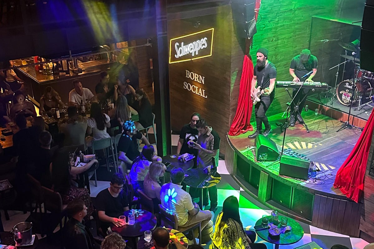 Pub 5 Elementos reúne bandas QR Code, O Verbo e Rádio Blá na Night of Hits