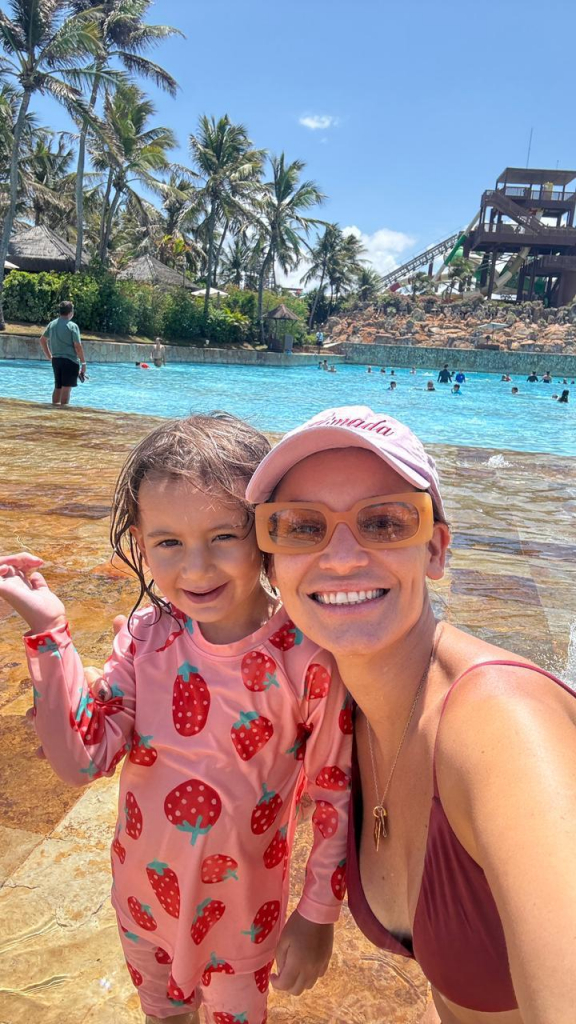 Renata Vanzetto E Família No Beach Park (3)