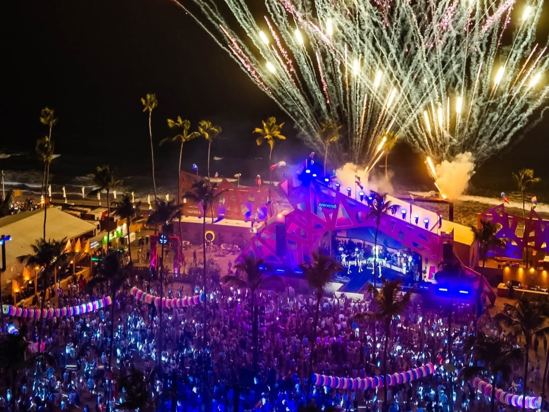 Terça (30) no Réveillon Amoré segue em clima de verão com Léo Santana, Matheus & Kauan e Nattan