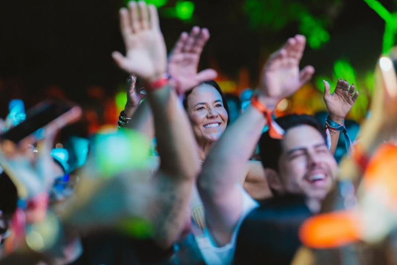 Na Bahia - Réveillon Destino movimenta Itacimirim com shows de Henrique & Juliano, Nattan, Ferrugem e Vintage Culture