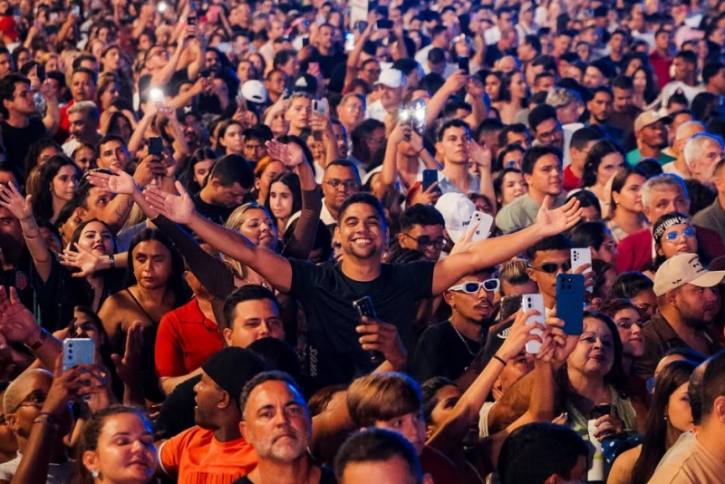 Ligada nos 300 - Fortaleza abre o Réveillon 2026 com festa espalhada pela cidade e grandes shows