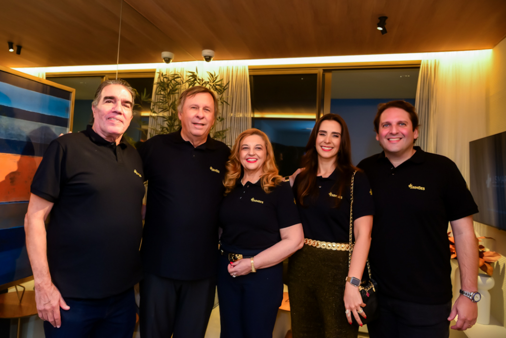 Roberto Costa, José, Jacqueline, Vívian E Daniel Simões