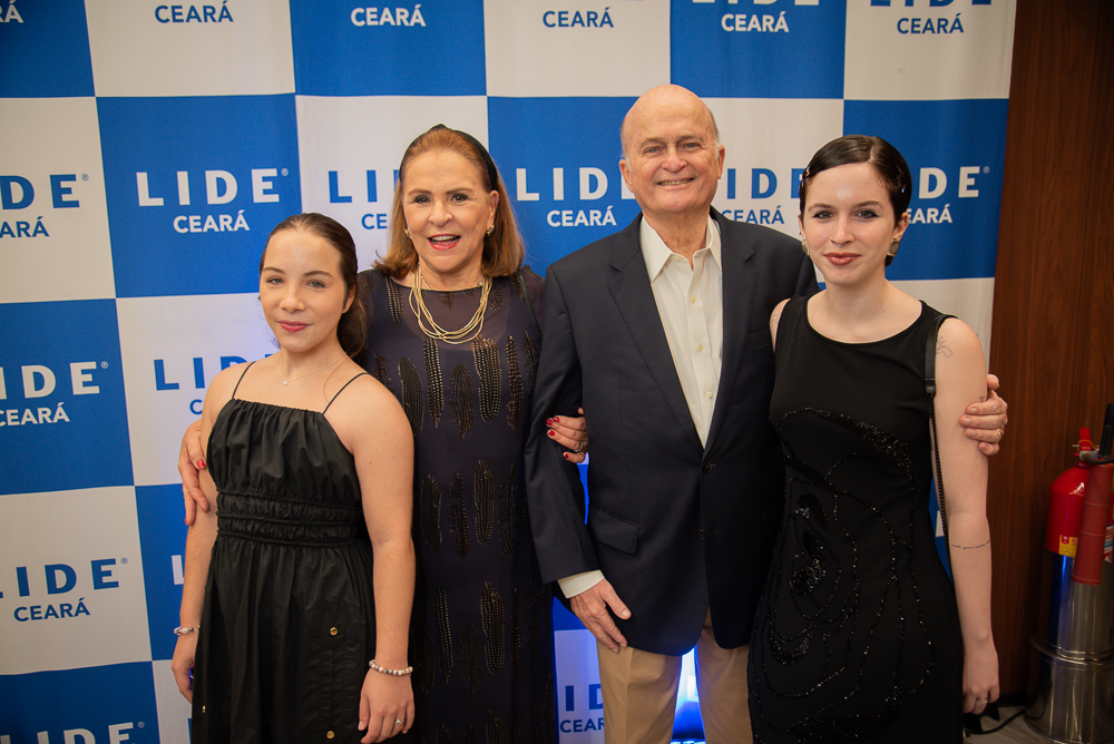 Sabrina, Bitoc, Laura E Izabele Fiuza