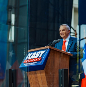 Vitória do conservador Kast no Chile repercute no Brasil com mensagens de Lula e Tarcísio