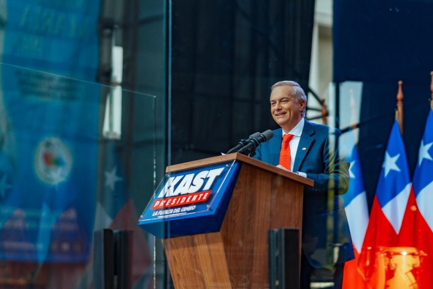 Vitória do conservador Kast no Chile repercute no Brasil com mensagens de Lula e Tarcísio