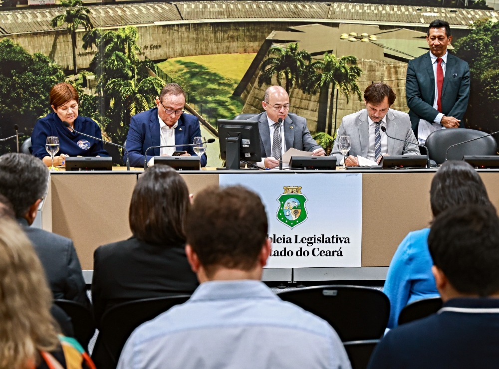 Alece aprova PLOA de R$ 48,2 bilhões para 2026 e contas do Estado de 2024