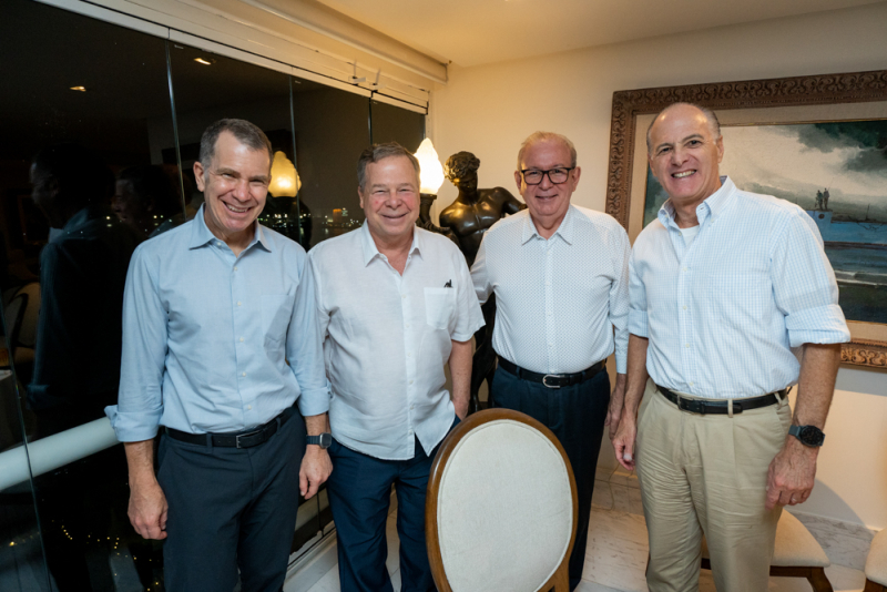 Jantar estratégico - Senador Julio Ventura recebe lideranças da GM e da Comexport em seu endereço na Beira-Mar