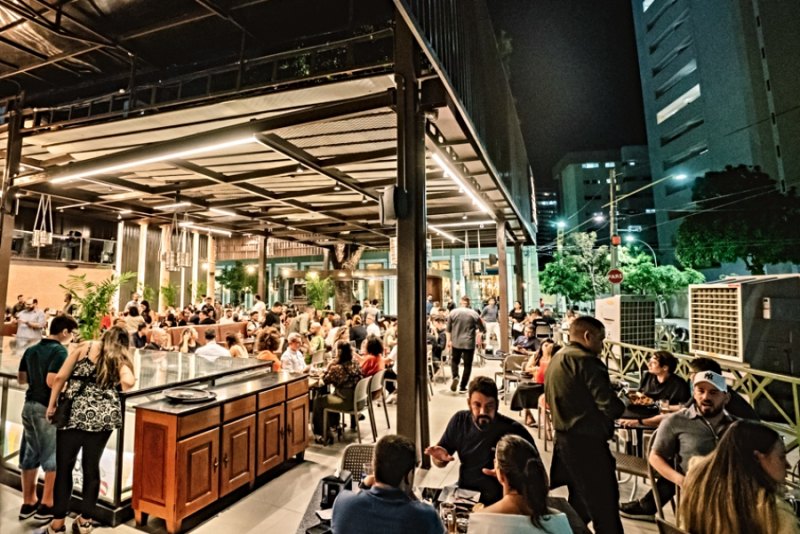 Serviços aceleram o emprego formal e sustentam dinamismo econômico no CE