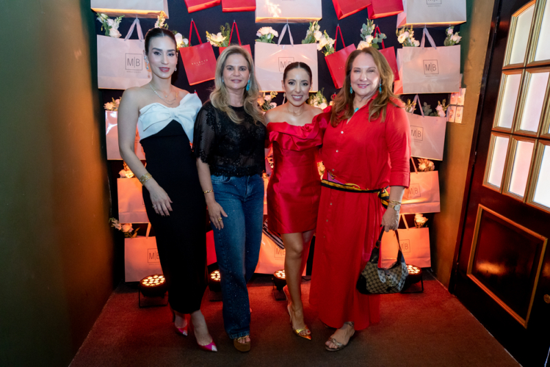 Natal entre amigas - Sofia Torquato e Monique Benevides comandam encontro natalino Crystal Christmas