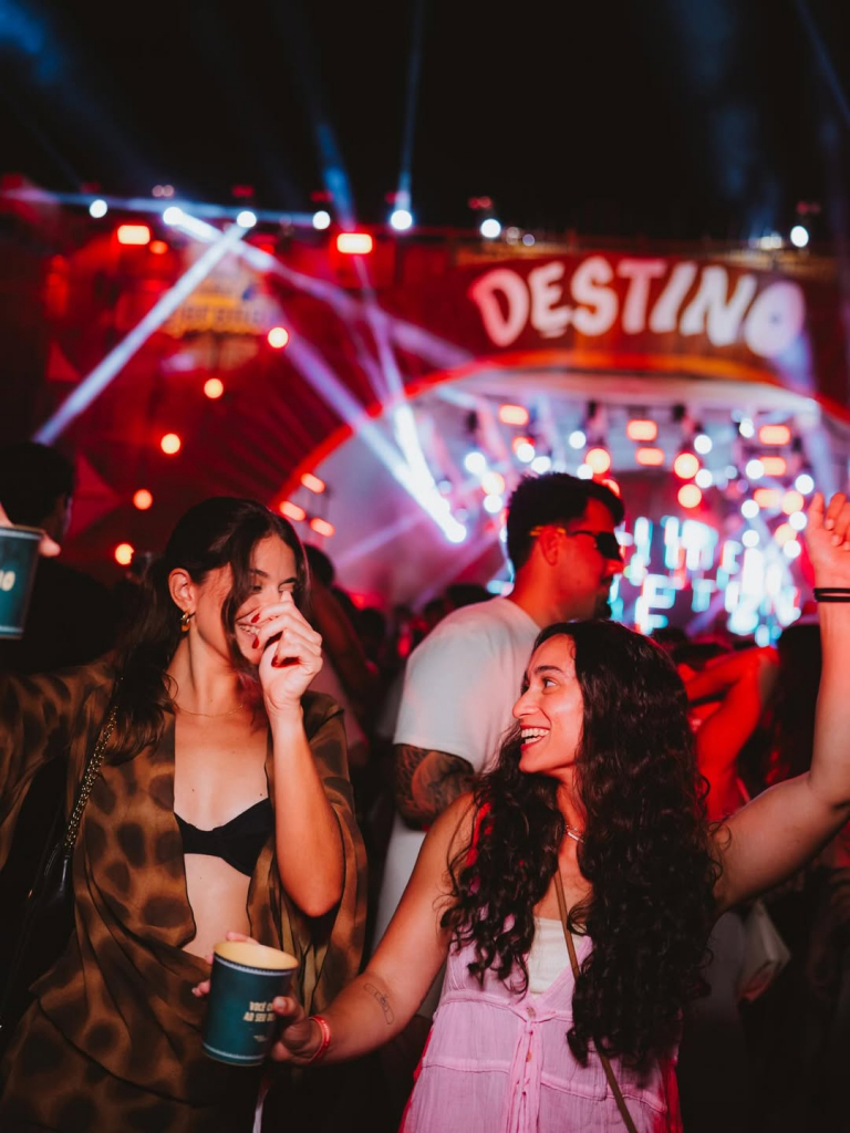 Sorriso No Rosto E Escrevendo Um Novo Capítulo Do Seu Destino! Vai Dizer Que Você Também Não Esp