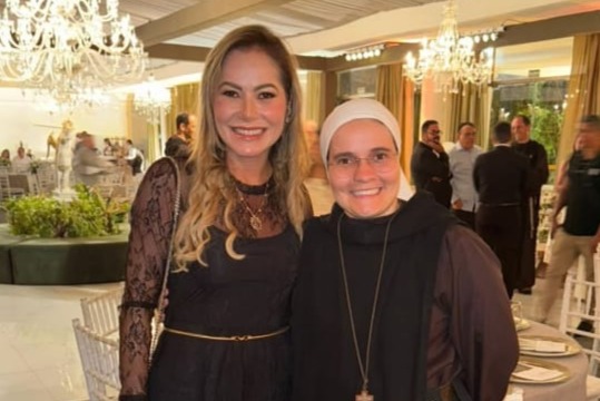 Talyzie Mihaliuc E Irmã Maria Clara