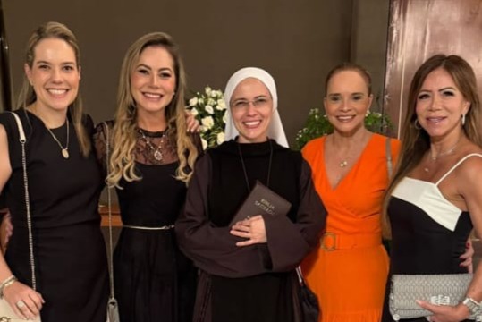 Tathye Arruda, Talyzie Mihaliuc, Irmã Maria Raquel, Hilda Pamplona E Sakie Brooks
