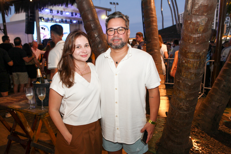 Sábado de festa - De Sol ao Samba movimenta o Iate Clube de Fortaleza com Dilsinho, Karenzinha e Tudo Fica Blue