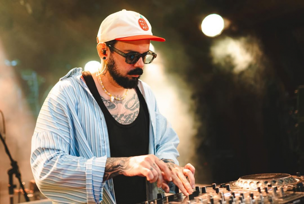 The Special Sunset At The Mouton Beach Club Is About Encounters That Truly Matter. Different Sou (1)