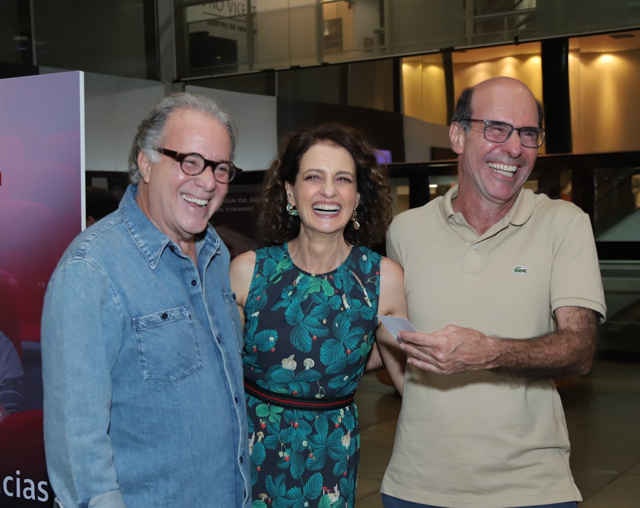 Rio de Janeiro recebe a pré-estreia do filme “Livros Restantes”, estrelado por Denise Fraga