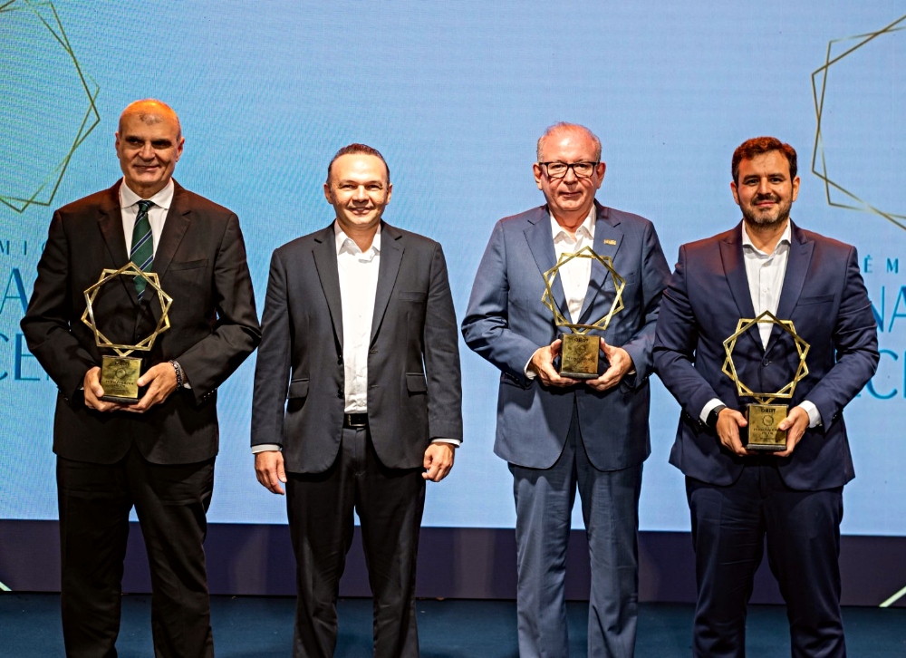 Ricardo Cavalcante é homenageado no Prêmio Personalidades do Pecém 2025