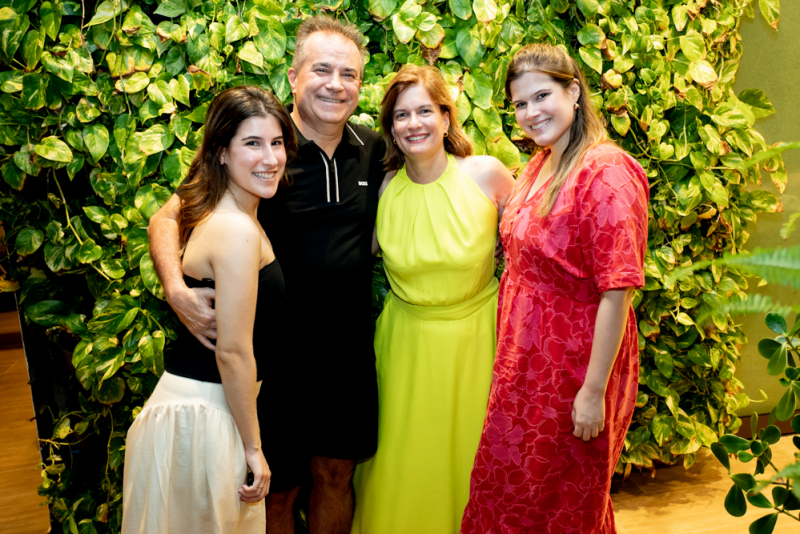 Pré-Réveillon - Sunset RB reúne amigos de Ricardo e Luciana Bezerra no rooftop do Portofino Riviera