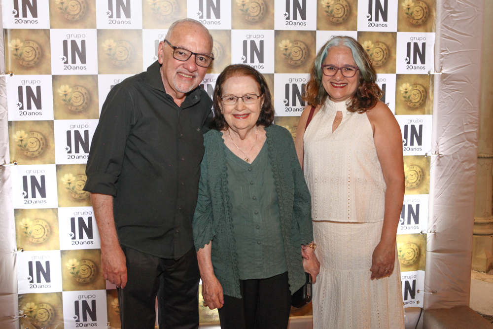 Casa de Vovó Dedé apresenta Cantata da Esperança no palco do Theatro José de Alencar