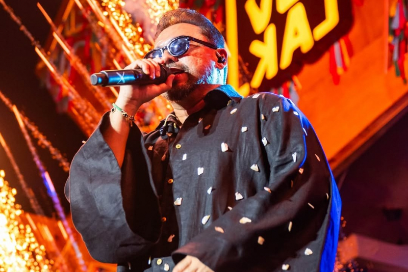 Vibe de verão - Shows, pista cheia e clima de virada marcam os primeiros dias de festa do Réveillon Amoré