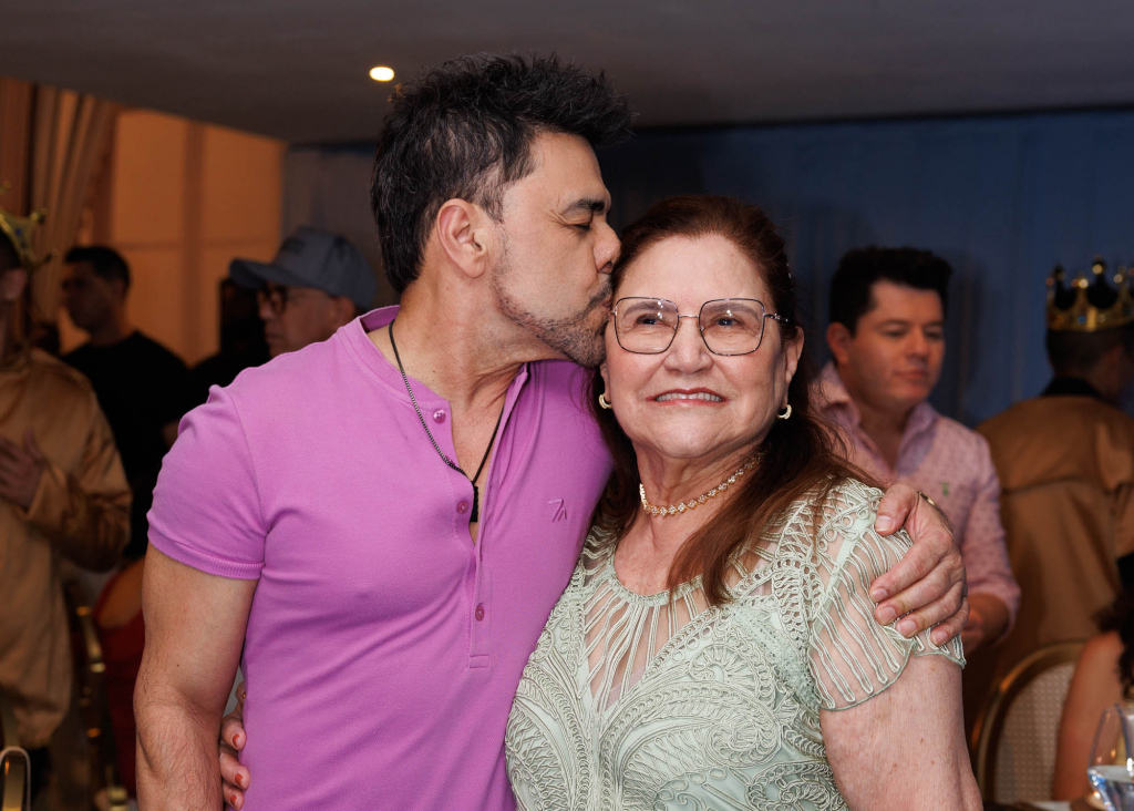 Zezé E A Mãe Helena