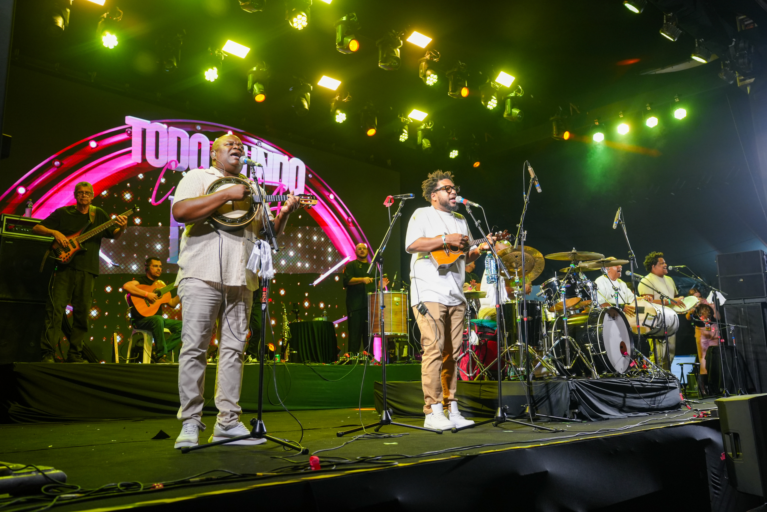 Fortaleza celebra 300 anos com o maior Pré-Carnaval da história: 25 palcos e R$ 23 milhões investidos