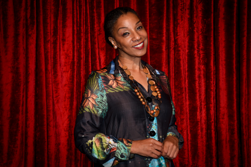 palco musical - Espetáculo ‘Domingo no Parque’ transforma canção icônica de Gilberto Gil em experiência teatral