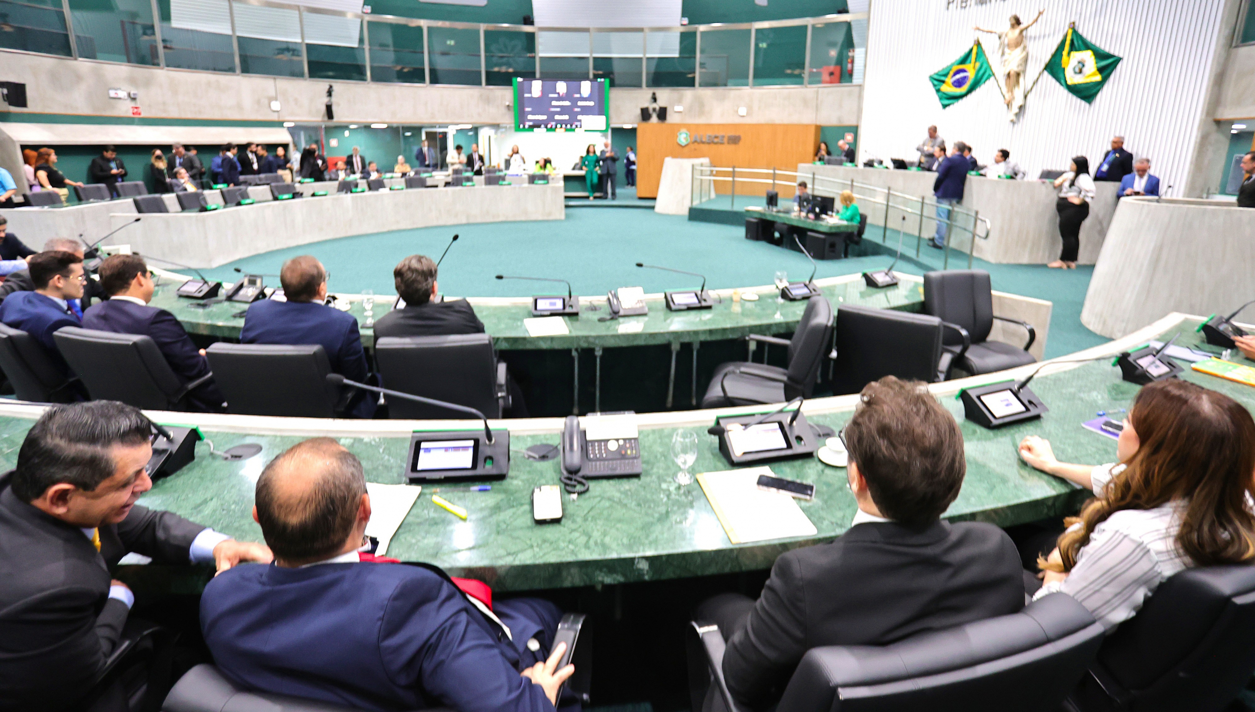 Assembleia Legislativa do Ceará retoma trabalhos com mensagem do governador Elmano de Freitas