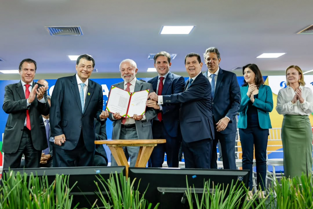 Ao Lado Do Presidente Lula E Demais Autoridades, Participei Na Tarde Desta Terça Feira (13) Da