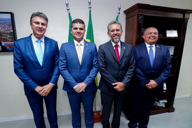 Com presença de autoridades dos três Poderes, Herbet Gonçalves Santos assume a Procuradoria-Geral de Justiça do Ceará