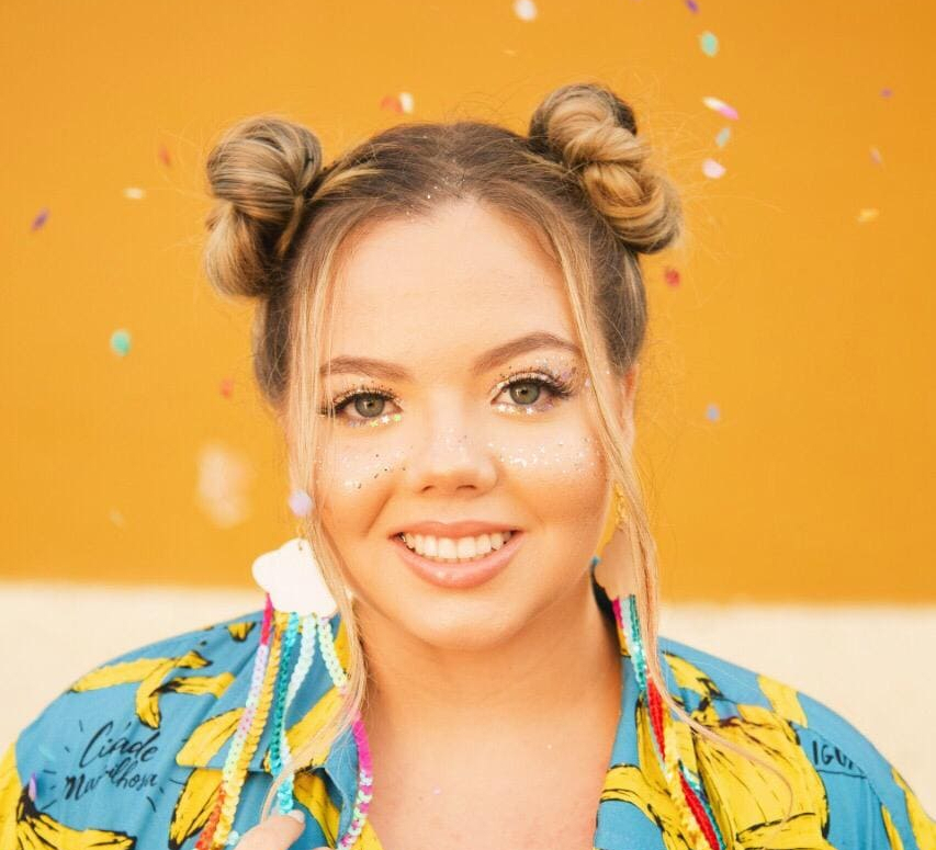 Casa Linda Flor revela os penteados que vão dominar a folia do Carnaval 2026