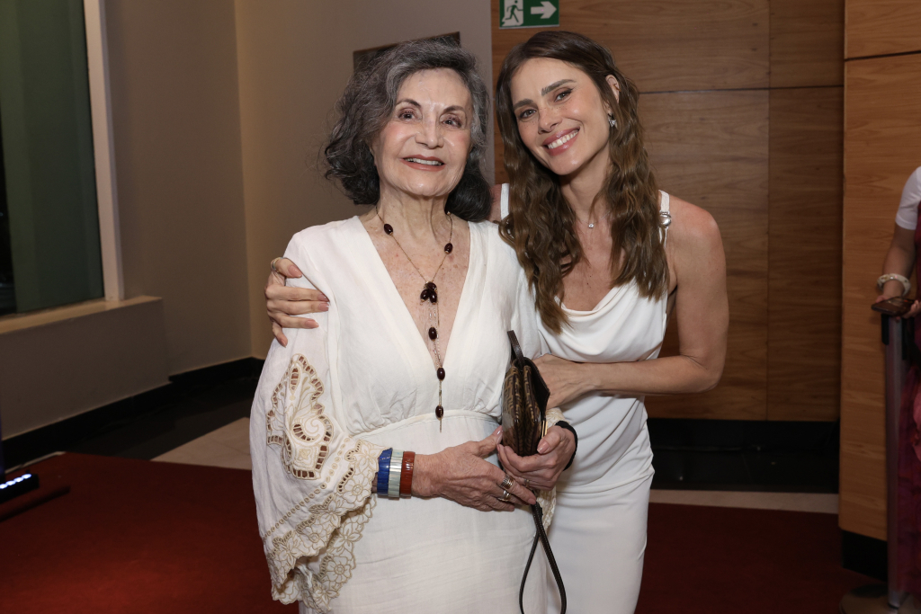 Carolina Dieckmmann E Rosamaria