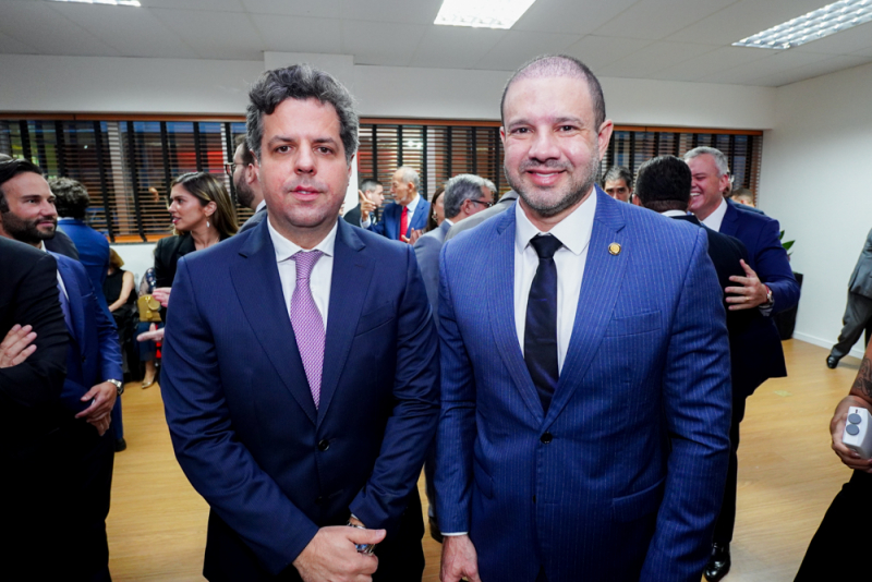 Biênio 2026-2027 - Com presença de autoridades dos três Poderes, Herbet Gonçalves Santos assume a Procuradoria-Geral de Justiça do Ceará