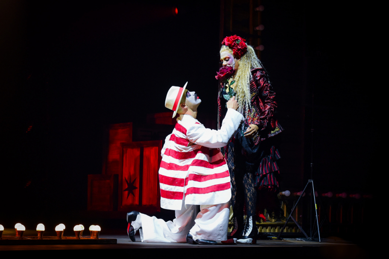 Musical “Ópera do Malandro”, clássico de Chico Buarque, apresenta passagem de cena no Teatro Renault