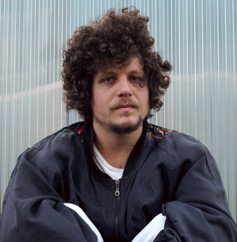 Novo álbum de Chico Chico, herdeiro de Cássia Eller, ganha turnê nacional com parada em Fortaleza