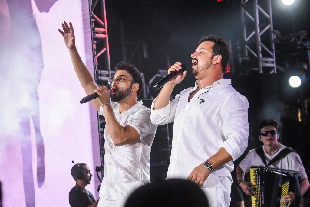 Clayton E Romário (2)