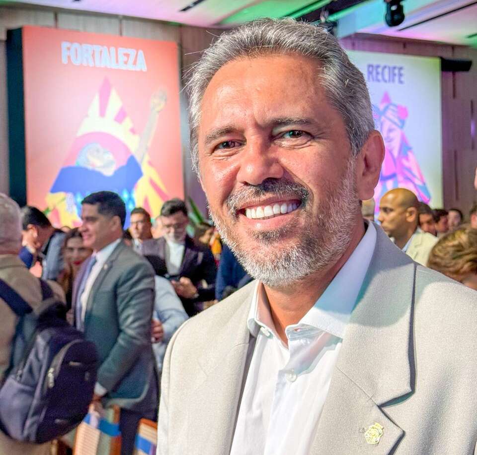 Em Copacabana, Elmano de Freitas participa do lançamento da Copa Feminina 2027 sediada no Brasil