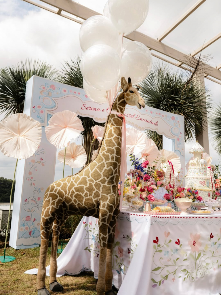 Detalhes Do Carrossel Encantado Da Serena 🎠🩷 (2)