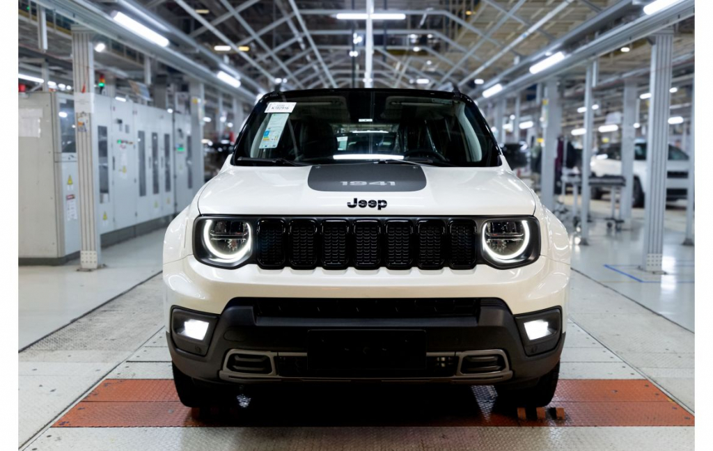 E40036b3cc2c1ff10425bf472ed5dd4af16a4bef