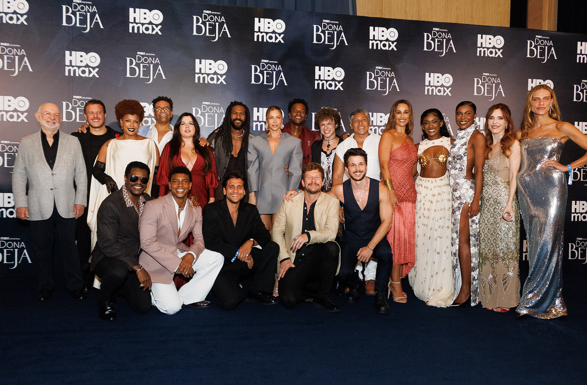 Elenco de Dona Beja celebra lançamento da nova novela da HBO Max em São Paulo
