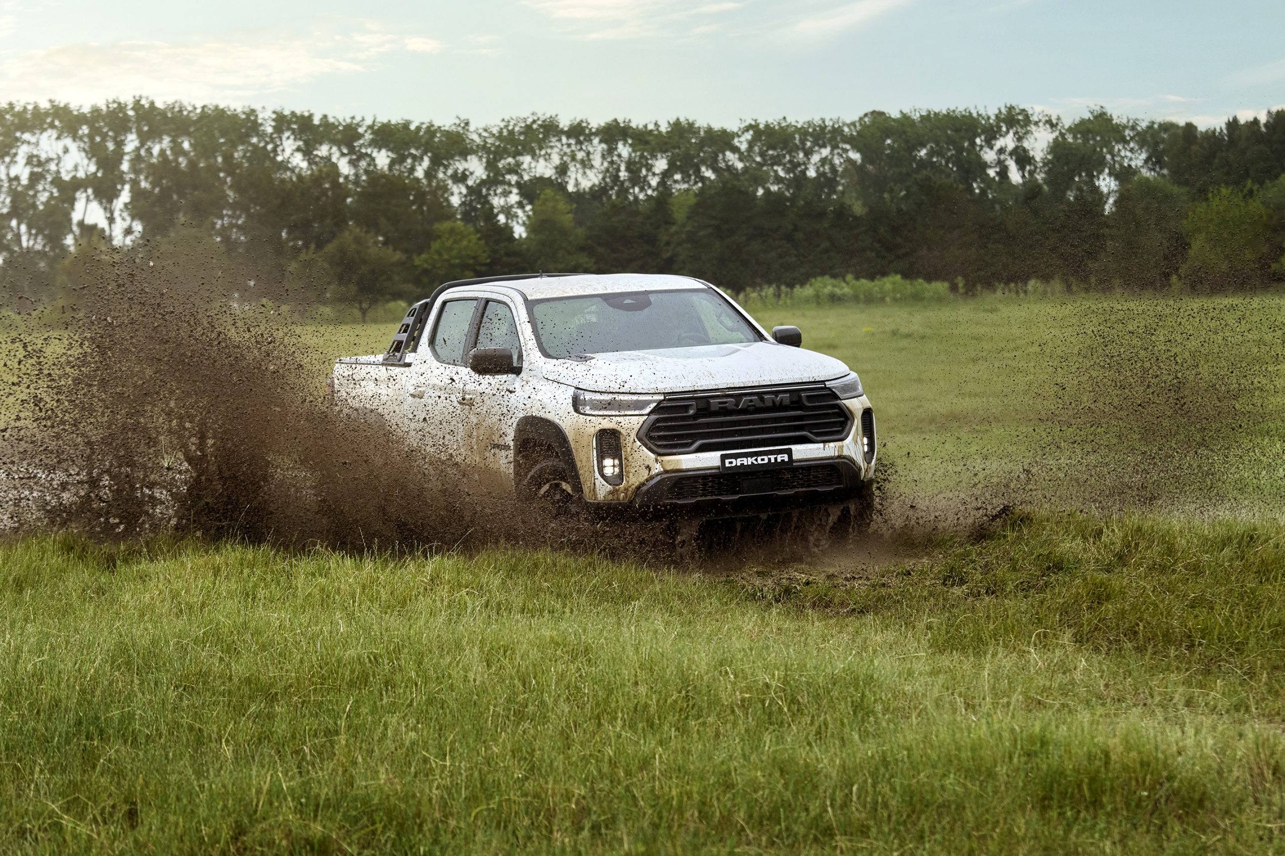 Nova RAM Dakota desembarca na Newsedan e amplia a força da marca entre as picapes médias