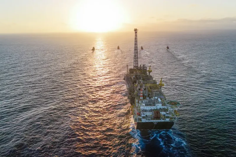 Petrobras supera projeções e tem produção recorde em 2025