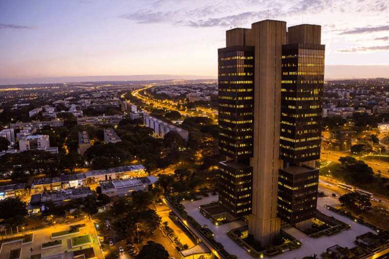 Banco Central e Fed devem manter juros nesta quarta em meio a cautela global