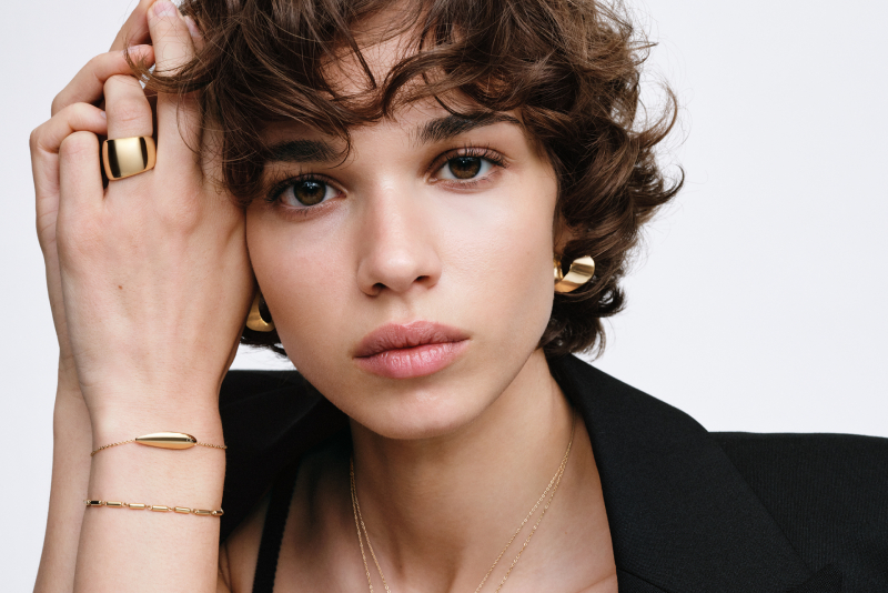 Fw25 Ckj Sculpted Lifestyle Image Hi Res