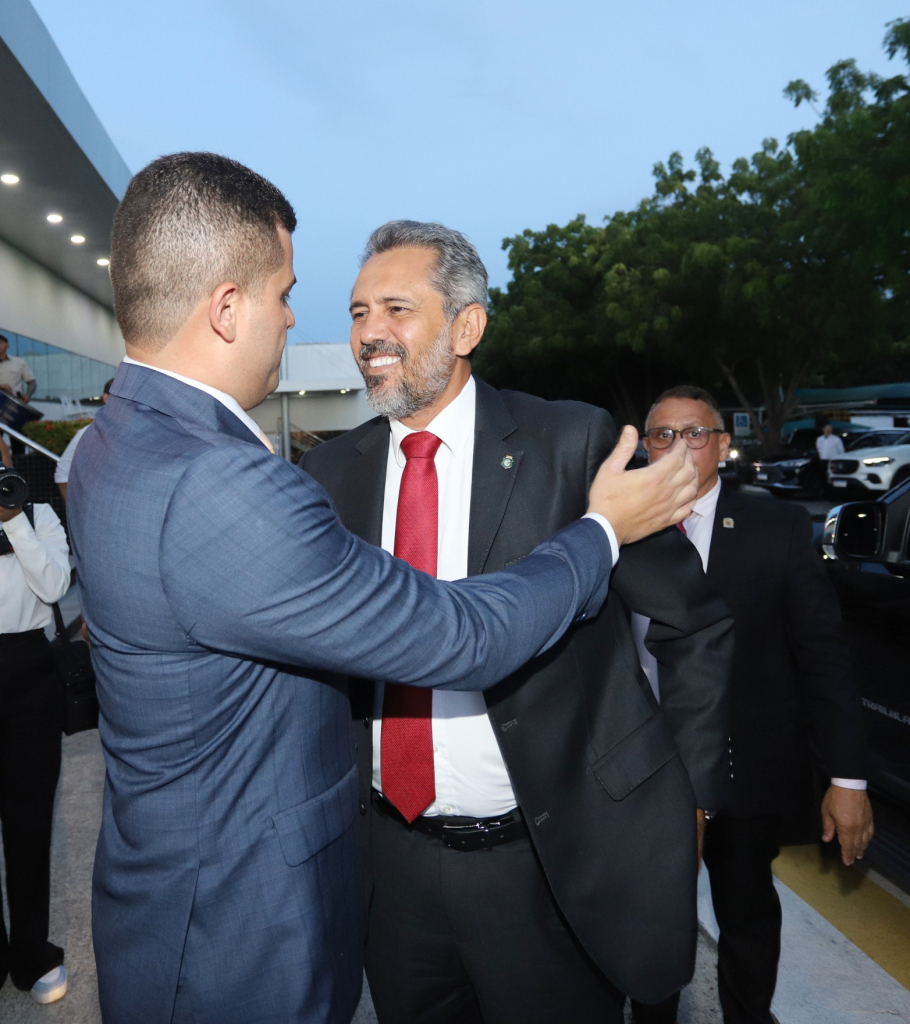 Herbet Gonçalves Santos E Elmano De Freitas