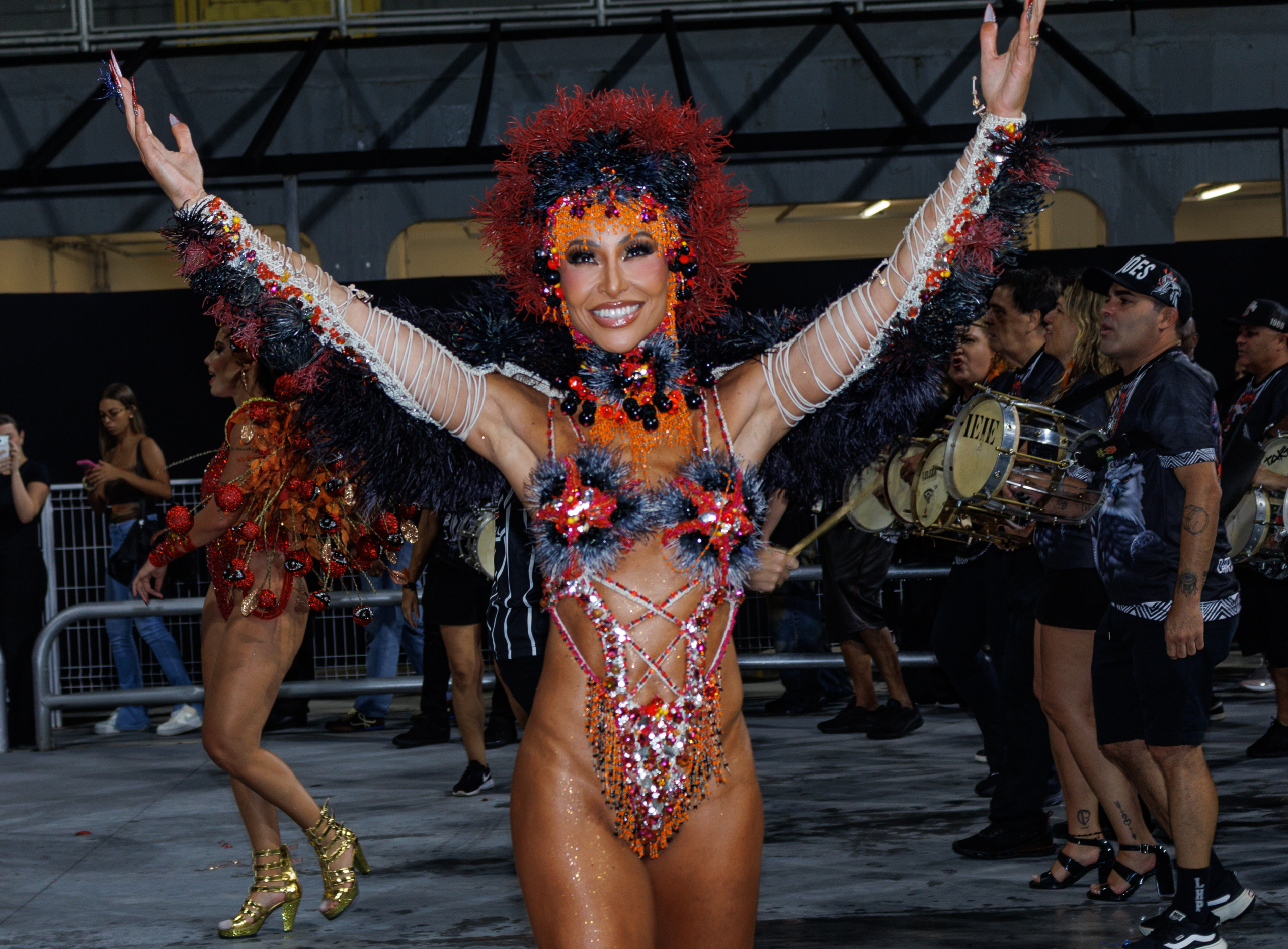 Sabrina Sato brilha no Anhembi durante o ensaio técnico da Gaviões da Fiel