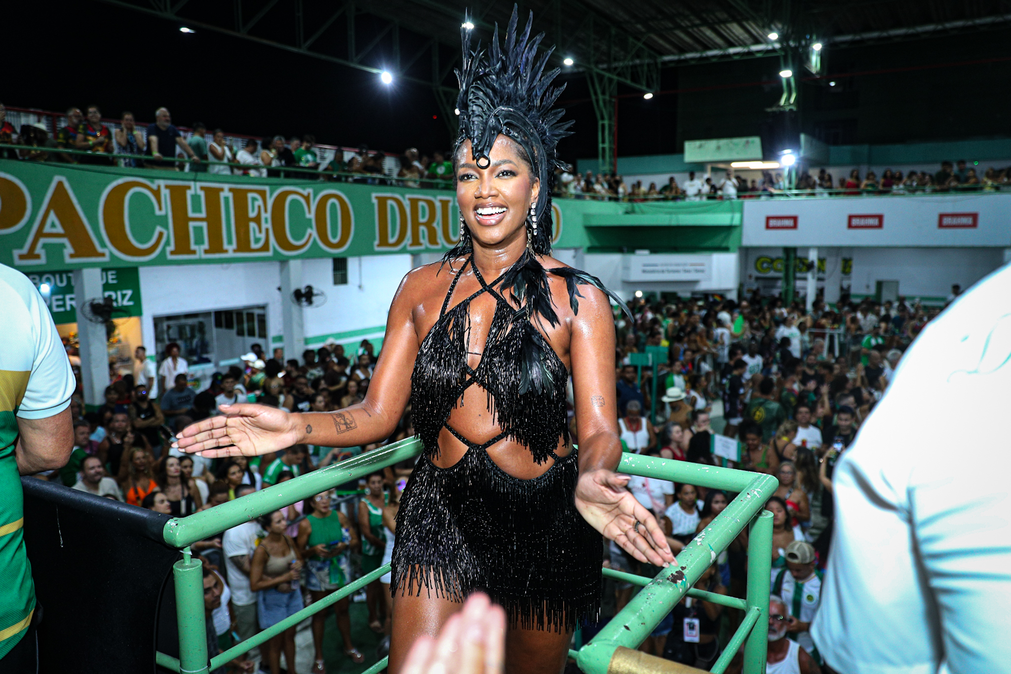 Primeiro ensaio da Imperatriz Leopoldinense tem Iza à frente da bateria e estreia Duda Guerra