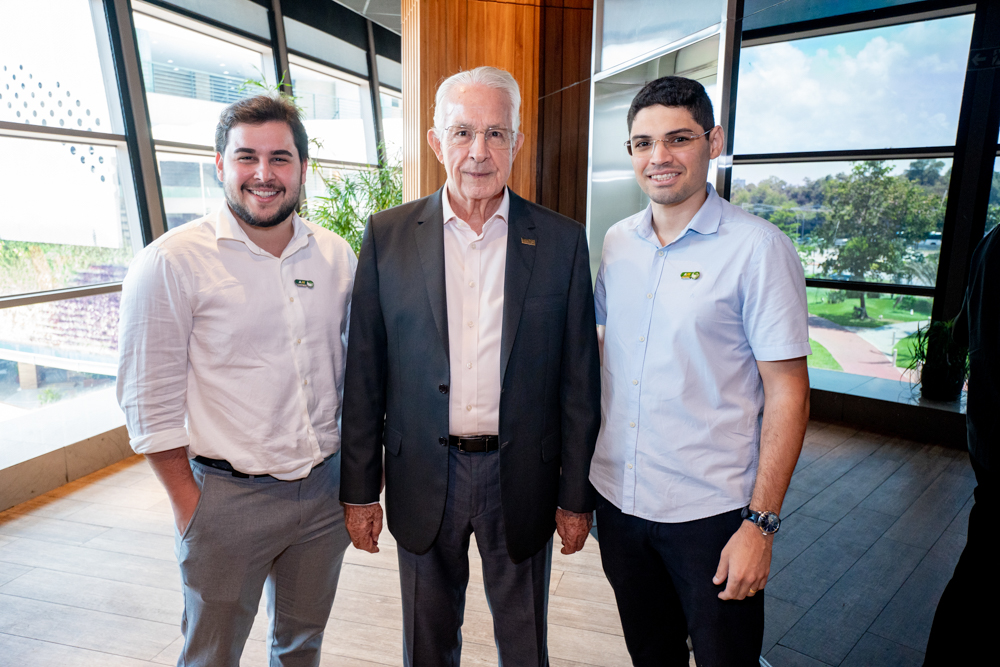 João Pedro De Castro, Carlos Prado E Tiago Guimarães