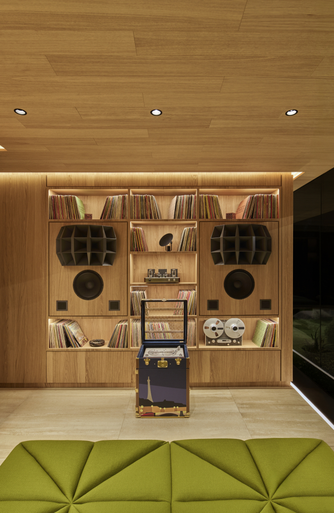 Louis Vuitton Menrsquo;s Fall Winter 2026 Empty Set 9