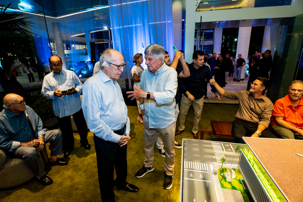 Lúcio Alcântara E Assis Machado