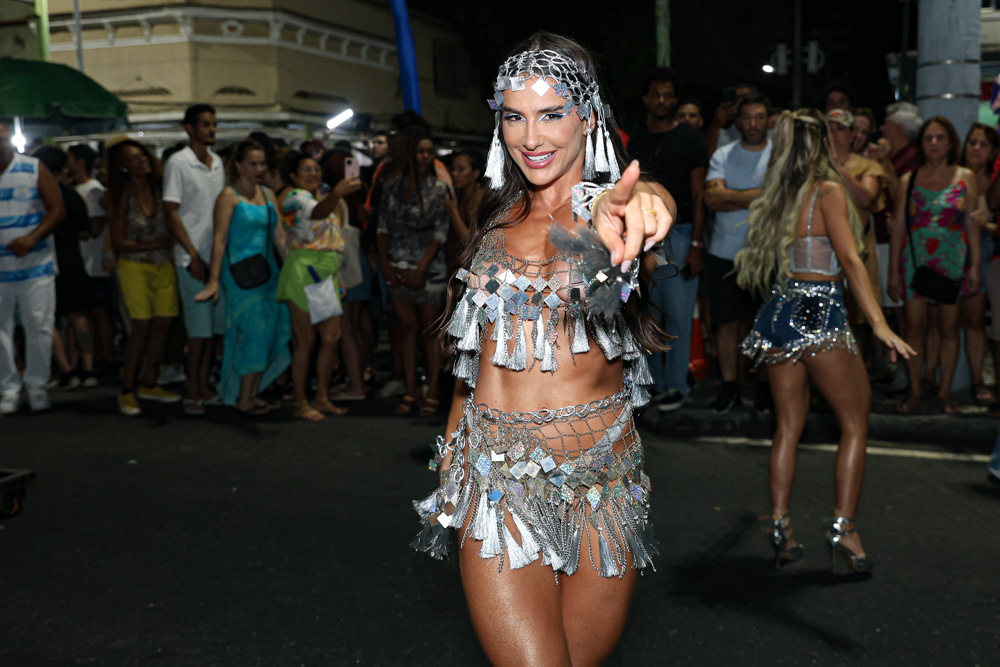 Ensaio De Rua Da Unidos De Vila Isabel